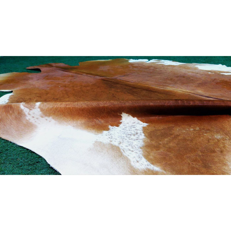 پوست گاو دباغی شده