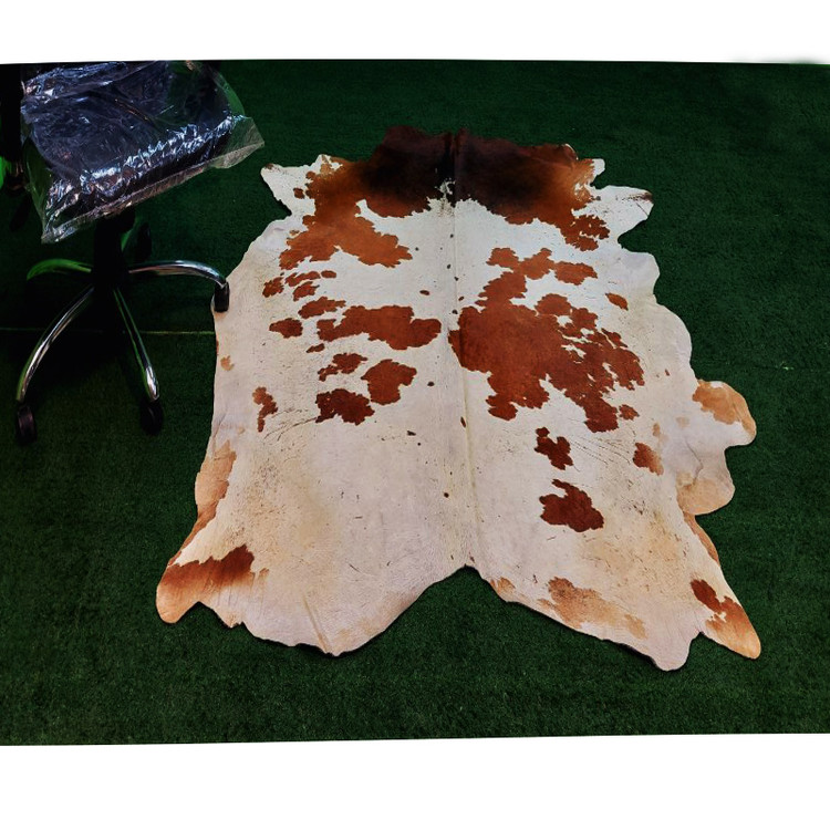 پوست گاو دباغی شده