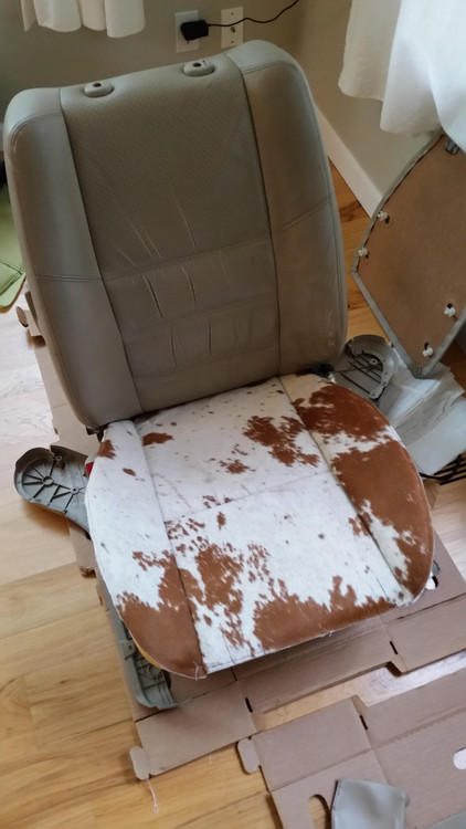 پوست گاو دباغی شده برای صندلی ماشین