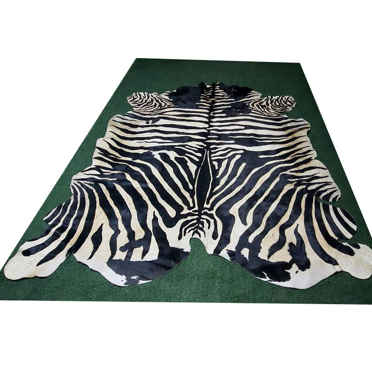 پرینت گورخر روی پوست گاو