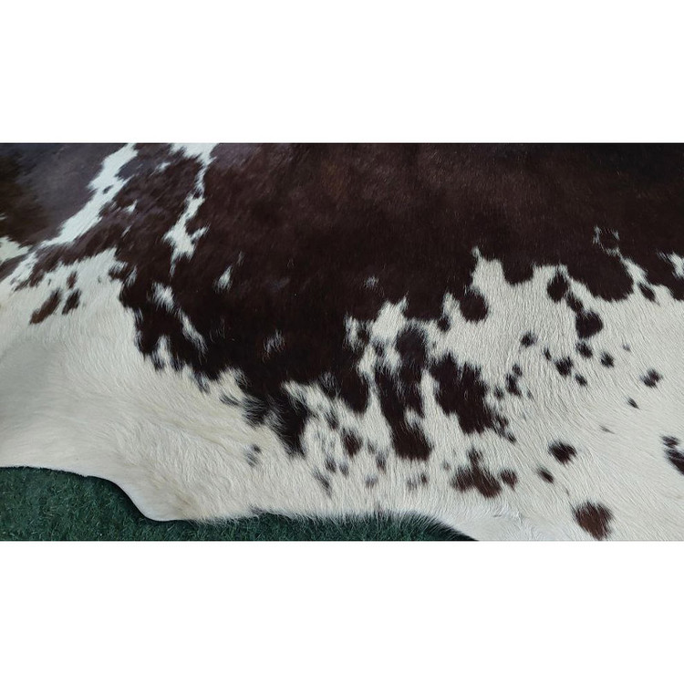 پوست گاو دباغی شده