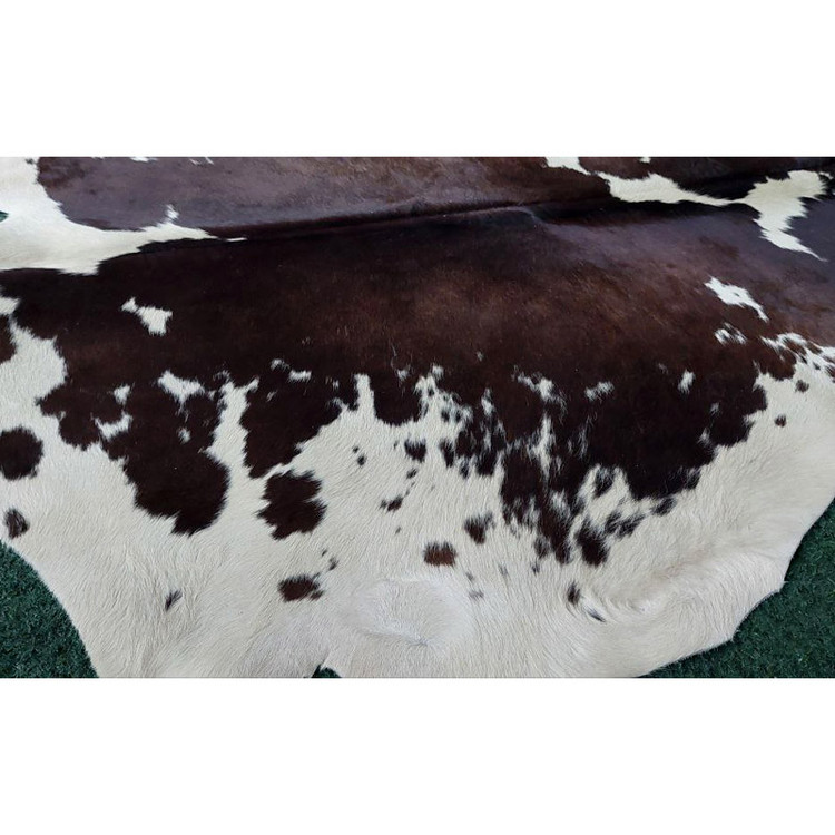 پوست گاو دباغی شده