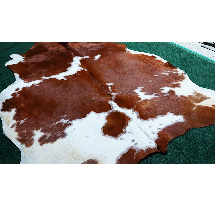 پوست گاو دباغی شده