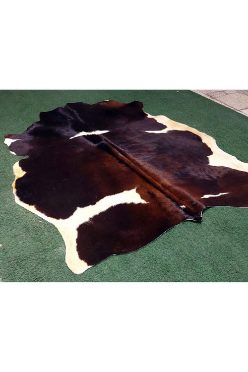 پوست گاو دباغی شده