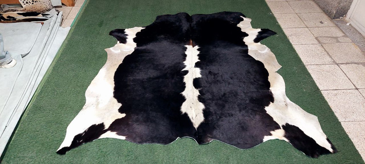 پوست گاو دباغی شده