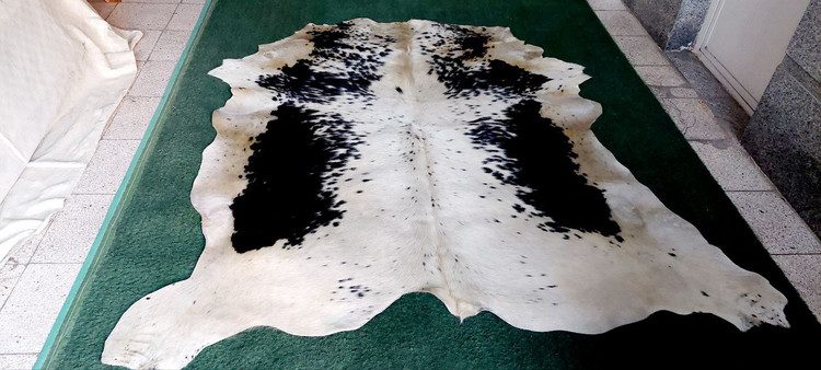 پوست گاو دباغی شده