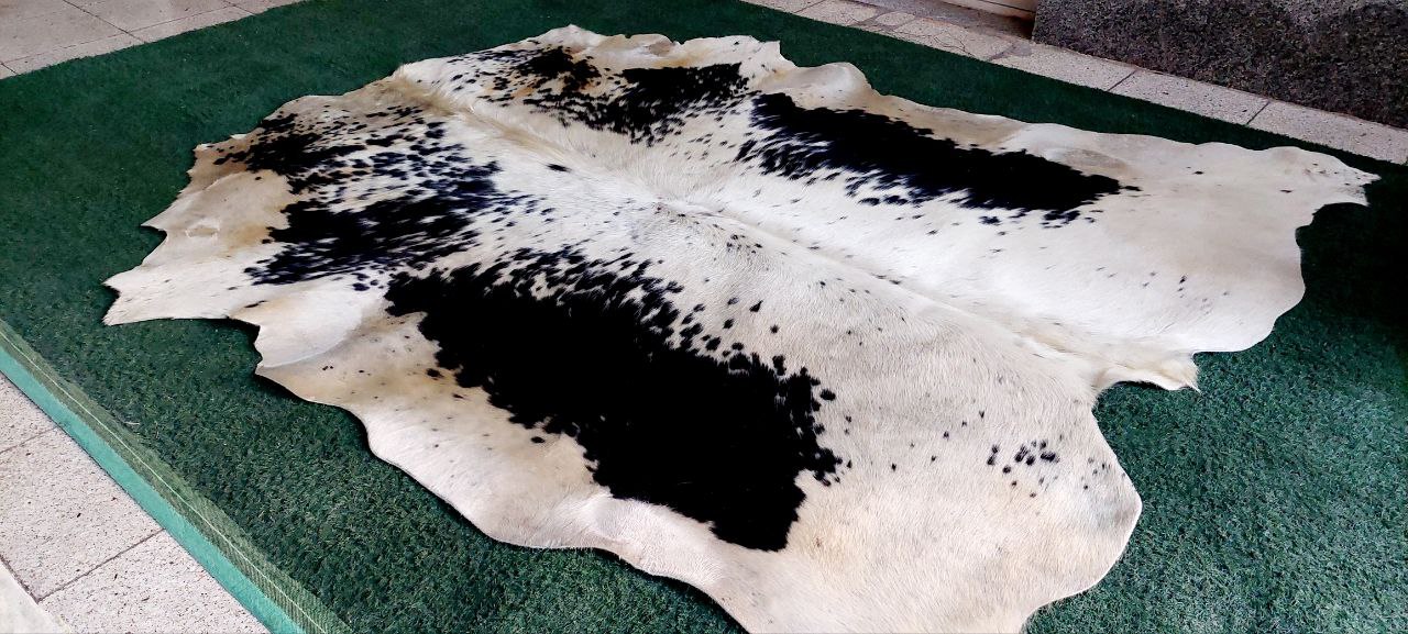 پوست گاو دباغی شده