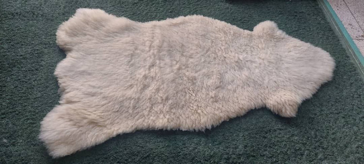 پوست گوسفندی دباغی شده