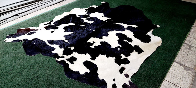 پوست گاو دباغی شده