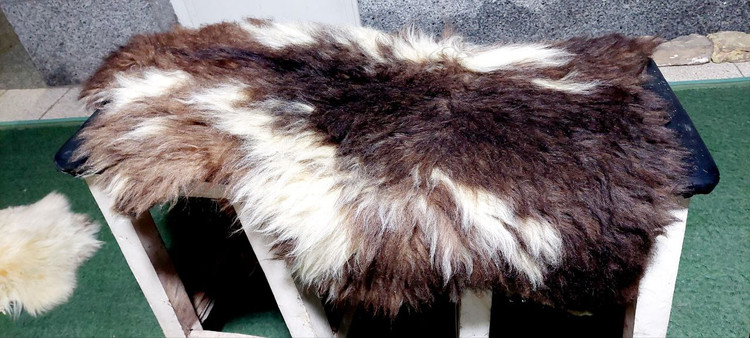 پوست گوسفند دباغی شده