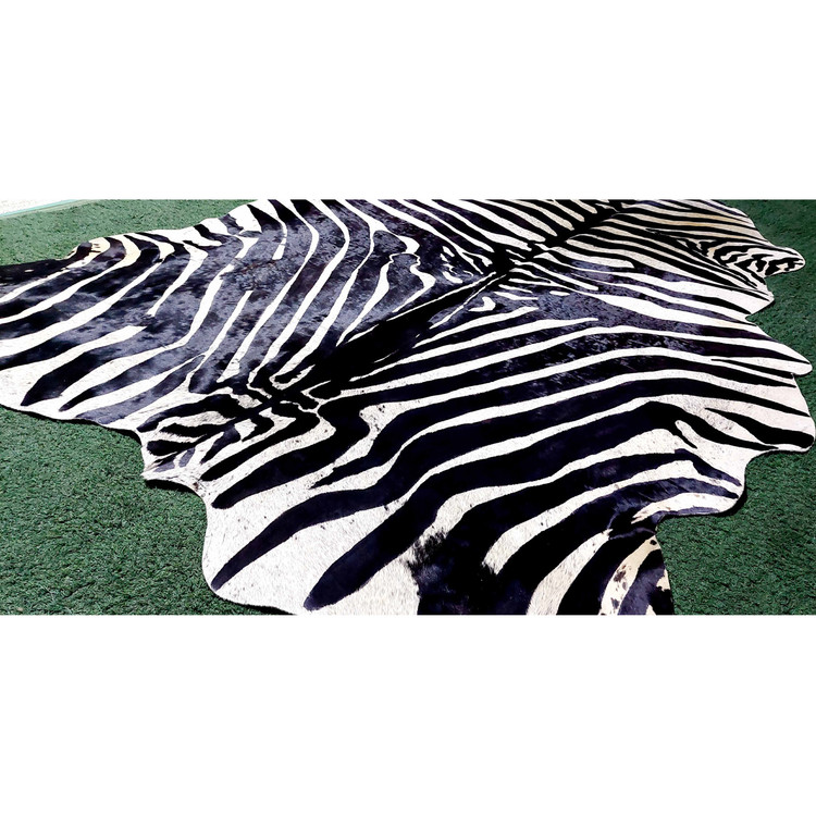 پرینت گورخر روی پوست طبیعی گاو