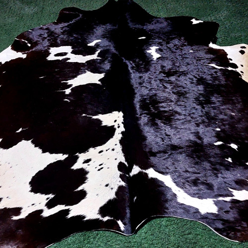 پوست گاو دباغی شده