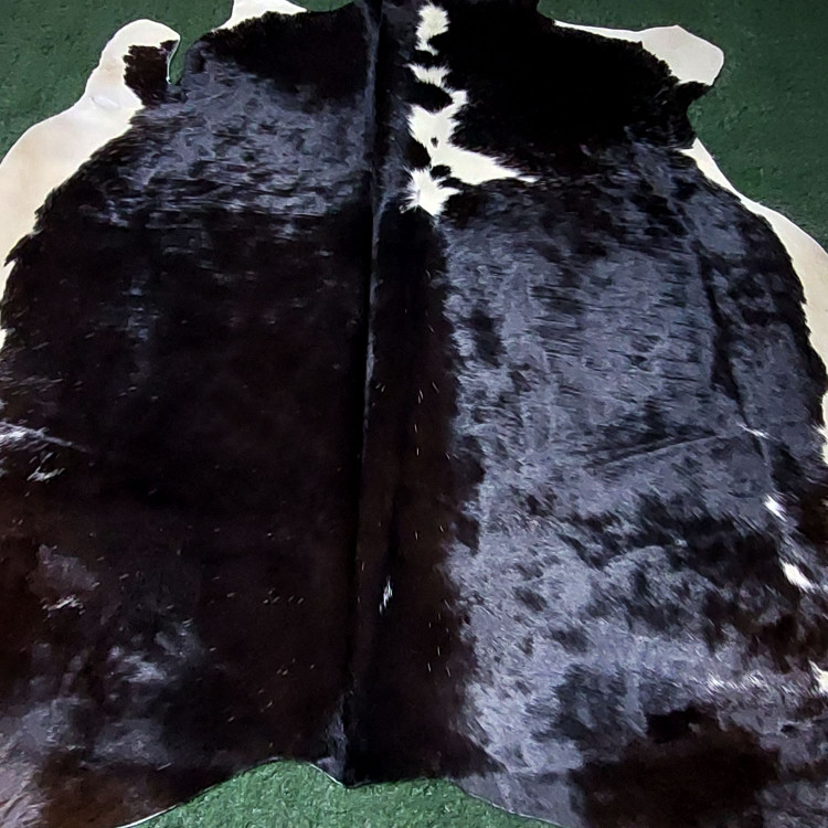 پوست گاو دباغی شده