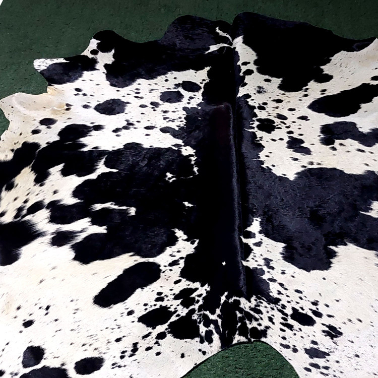 پوست گاو دباغی شده