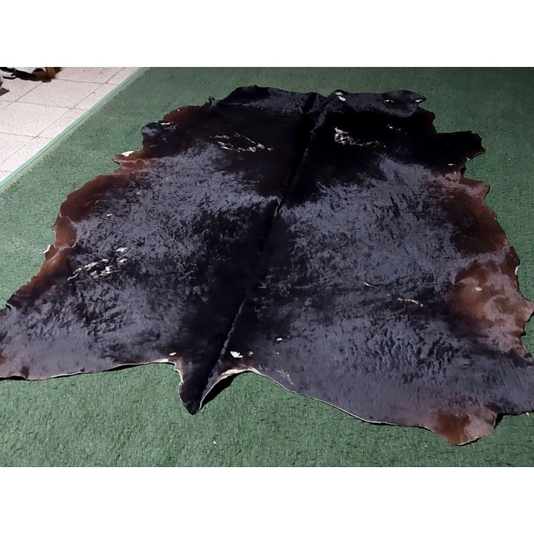 پوست گاو دباغی شده