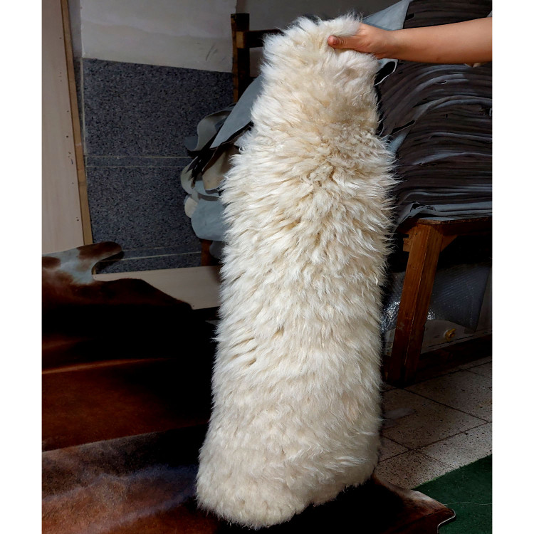 پوست گوسفند دباغی شده