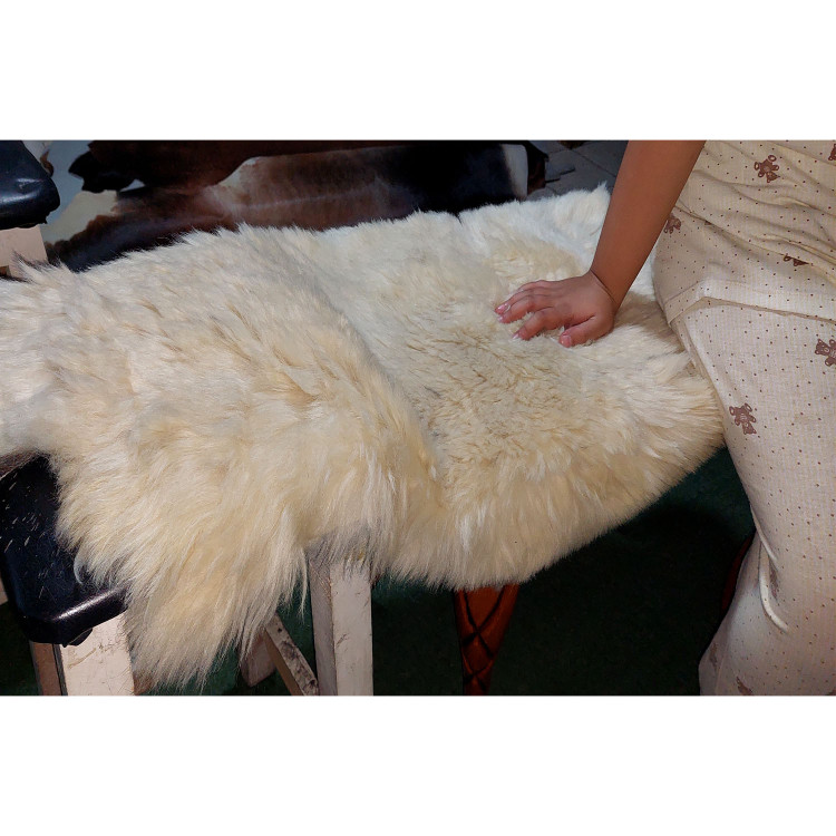 پوست گوسفند دباغی شده