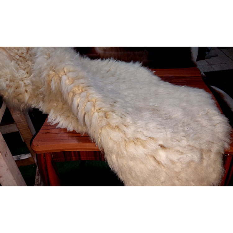 پوست گوسفند دباغی شده