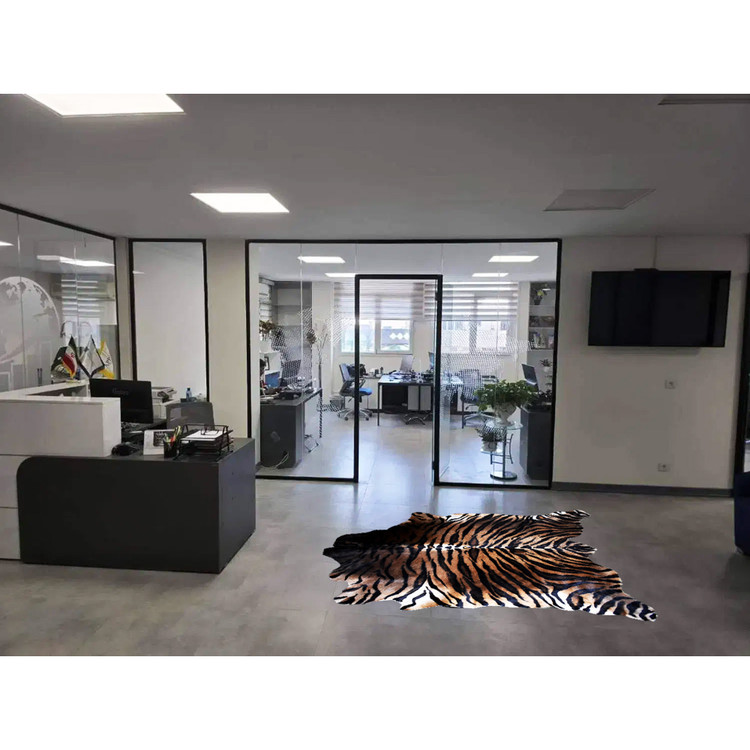 پرینت ببر روی پوست گاو