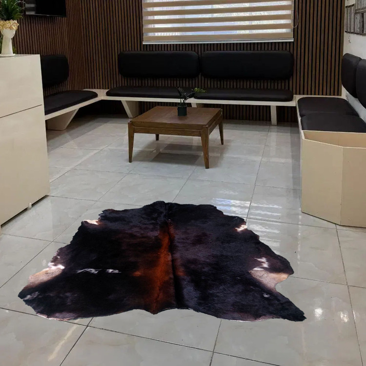 پوست گاو دباغی شده